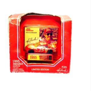 1995 Racing Champions #25 Ken Schrader.